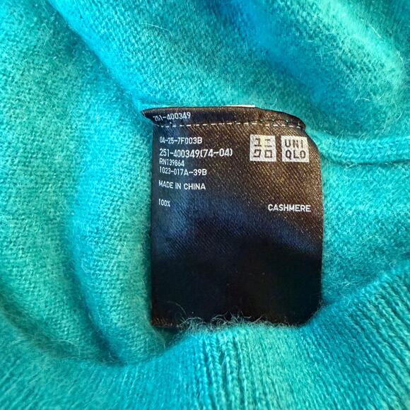 Uniqlo Women 100% Cashmere Sweater Size M Teal V-Neck Pullover Soft Luxury - Picture 4 of 7